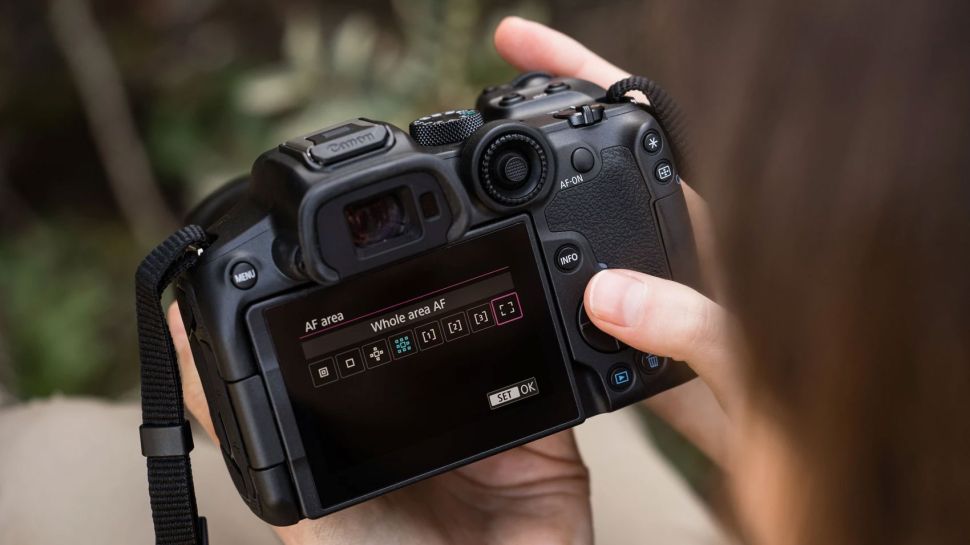 Canon EOS R7