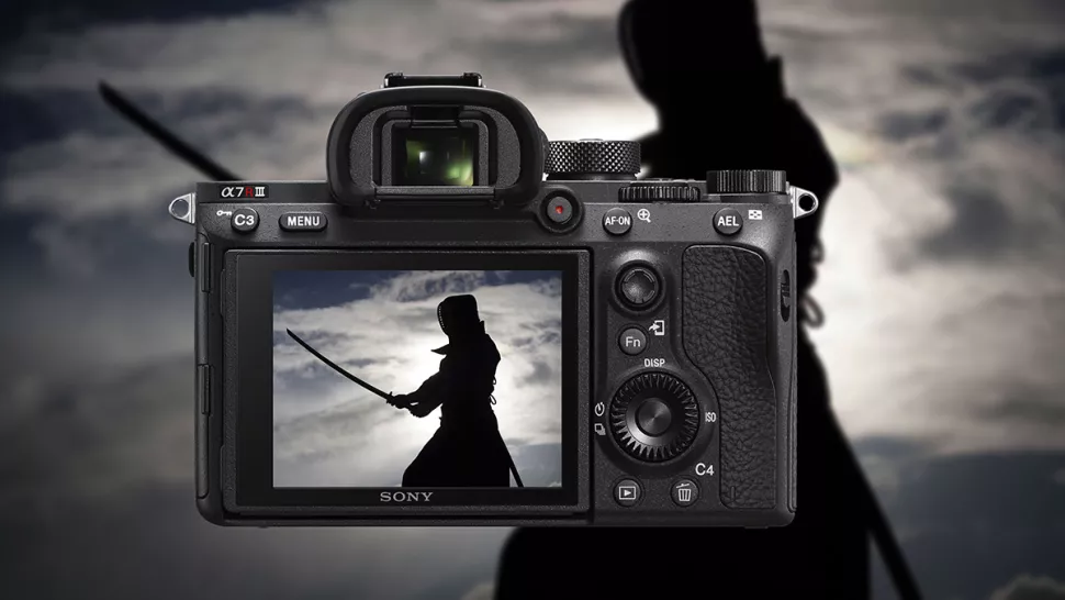 El sensor de la A7R III puede hacer que parezca una opción menos obvia para disparar en ráfaga, pero las capacidades de 10 fps y un sistema de AF híbrido de área amplia la convierten en una opción sólida.