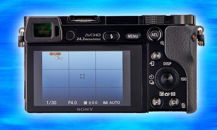 Sony Alpha 6000 Review 4 La Sony A6000 tiene una pantalla ancha de 3 pulgadas