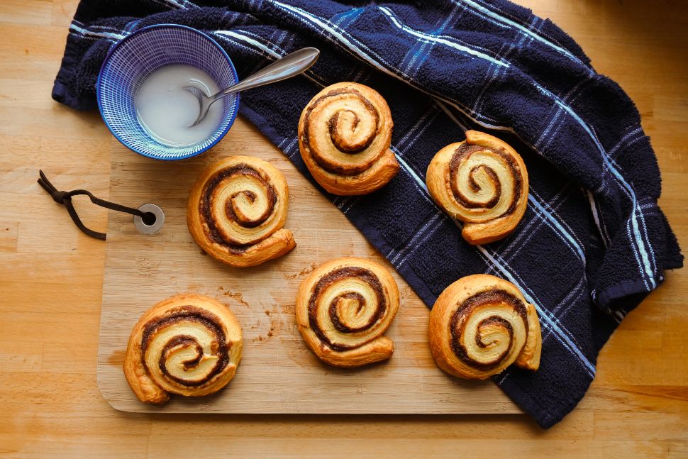 Nikon Z50 Review 10 La pantalla táctil inclinada de la Nikon Z50 te permite capturar fotos desde arriba con facilidad