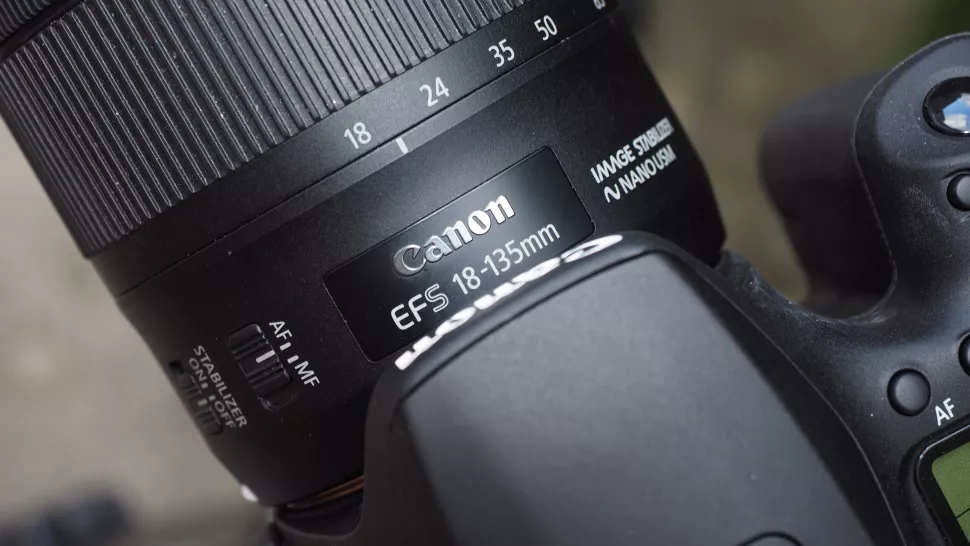 Canon EOS 90D Review 16 Nos encanta la EOS 90D, pero no nos gusta tanto la opción del objetivo del kit 18-135mm IS USM de Canon. No es lo suficientemente nítido, especialmente en las distancias focales más largas