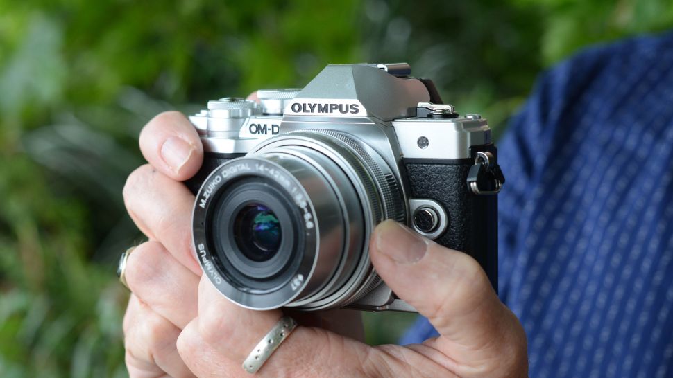 7 Mejores Cámaras por Menos de 500 Euros en 2023 2 Olympus OM-D E-M10 III