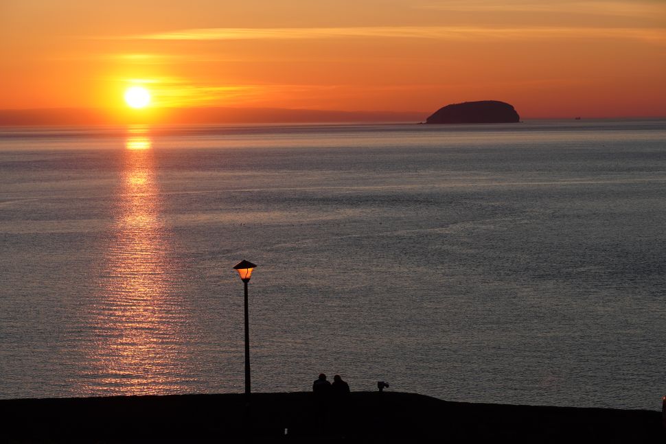 Sony Alpha 6400 Review 16 Otra foto de la puesta de sol para mostrar la profundidad del color que puede capturar la A6400.