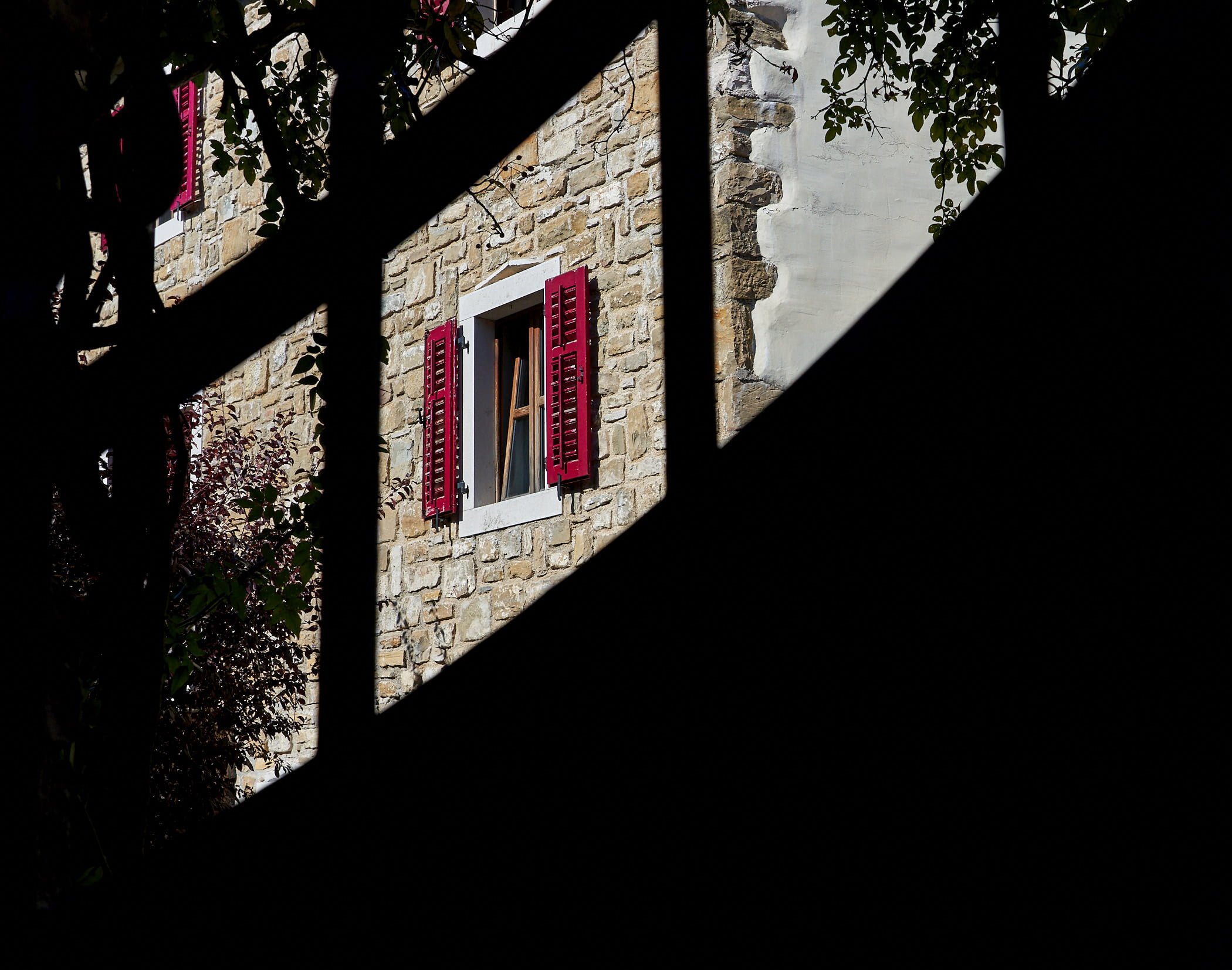 Sony FE 24-105mm f/4 G OSS Review 3 Sony Alpha 7 III + Sony FE 24-105mm F4 G OSS (SEL24105G) @ 37mm, ISO 500, 1400, f11.0